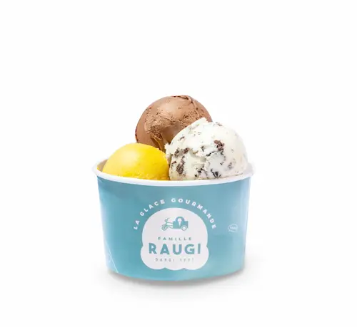 Coupe glacée Raugi avec plusieurs boules de glace